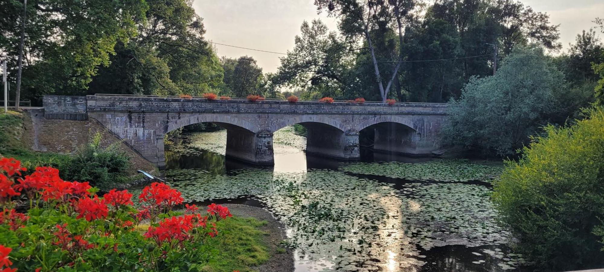 Le 6 Bis Avec Jardinet Lägenhet Guéméné-Penfao Exteriör bild